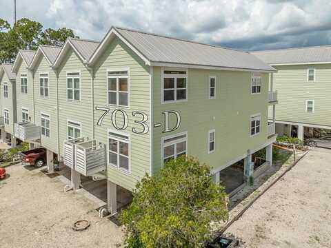 703 SE 3rd St, Carrabelle, FL 32322