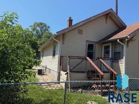 452 SE 11th St, Huron, SD 57350