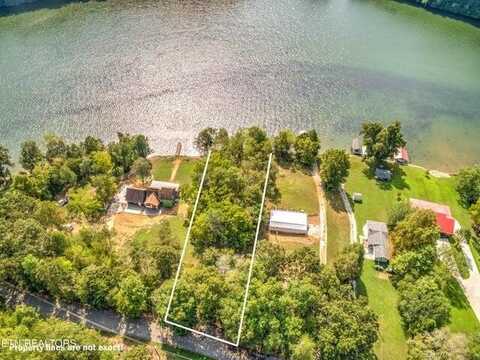 410 Lakecrest Drive, Harriman, TN 37748