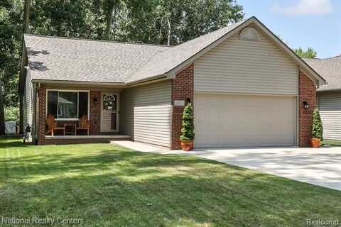 39501 Macomber Street, Harrison Township, MI 48045