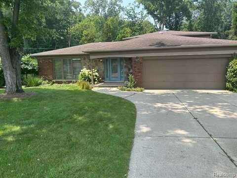 24915 Lakeland Street, Farmington, MI 48336