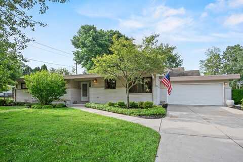 807 E Wahner Pl, Bayside, WI 53217