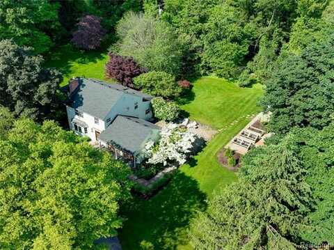 32965 Franklin Court, Franklin, MI 48025
