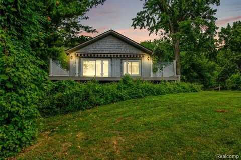 3870 Benstein Road, Commerce Township, MI 48382