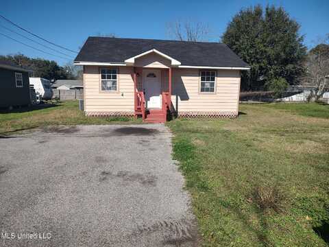 3415 Darryl Avenue, Pascagoula, MS 39581