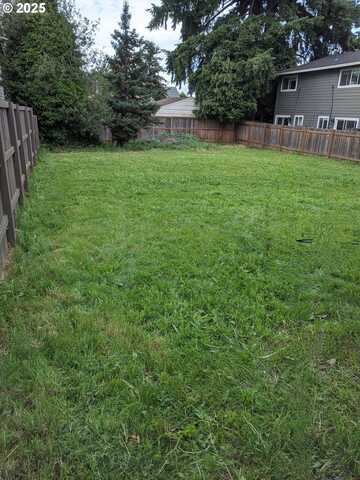 8209 N FESSENDEN ST, Portland, OR 97203