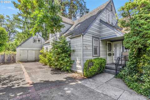 733 S 3RD ST, Cottage Grove, OR 97424