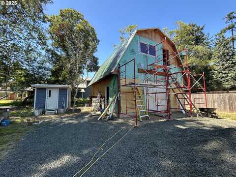2260 Ash ST, North Bend, OR 97459