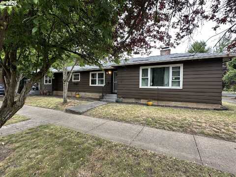 612 4TH ST, Woodburn, OR 97071