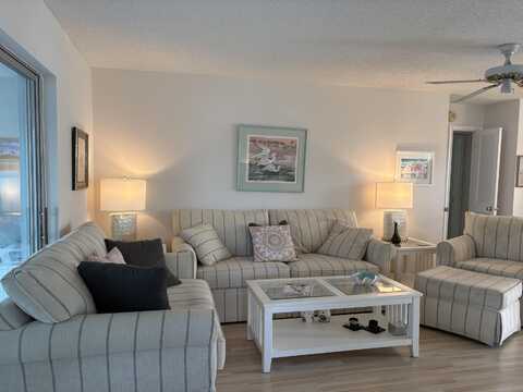 27 Colonial Club Drive, Boynton Beach, FL 33435