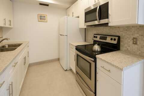 3076 Cornwall D, Boca Raton, FL 33434