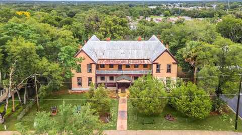 1502 HIGH STREET, LEESBURG, FL 34748