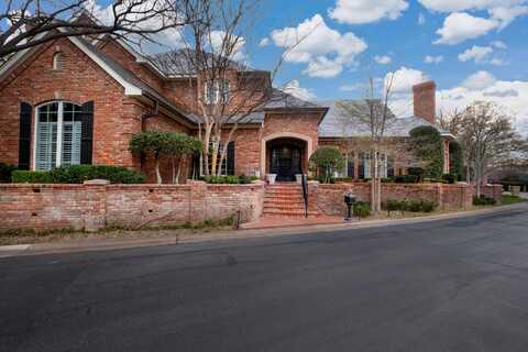 18 EDGEWATER Drive, Amarillo, TX 79106