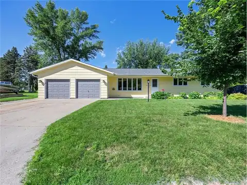 326 Circle Drive SW, Hutchinson, MN 55350