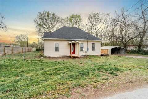 501 SW 2nd AVE, Gravette, AR 72736