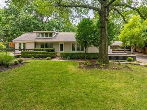1143 W Lakeridge DR, Fayetteville, AR 72703