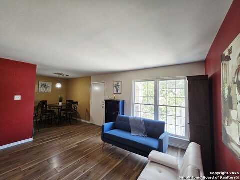 8702 Village Dr, San Antonio, TX 78217