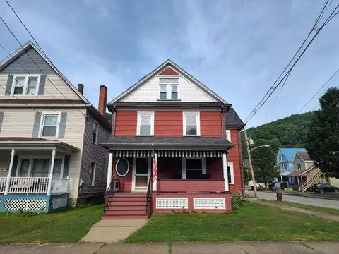 647 Liberty Street, Franklin, PA 16323