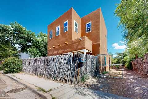 1010 Lopez Street, Santa Fe, NM 87501