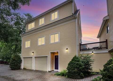 27 Kinnaird St, Cambridge, MA 02139