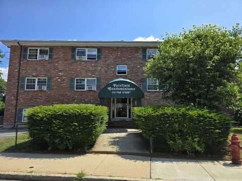 549 Pine St, Lowell, MA 01851