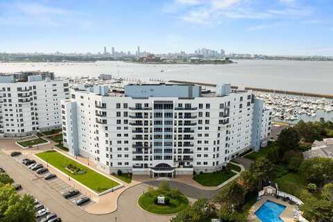 1001 Marina Dr, Quincy, MA 02171