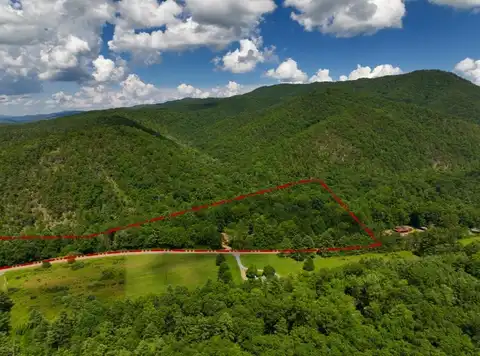 1079 SHERWOOD LAKE ROAD, WHITE SULPHUR SPRINGS, WV 24986