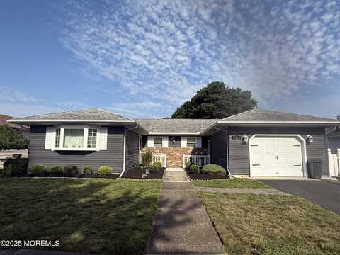 96 Chesterfield Lane, Toms River, NJ 08757