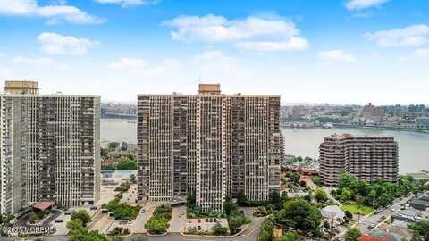200 Winston Drive, Cliffside Park, NJ 07010