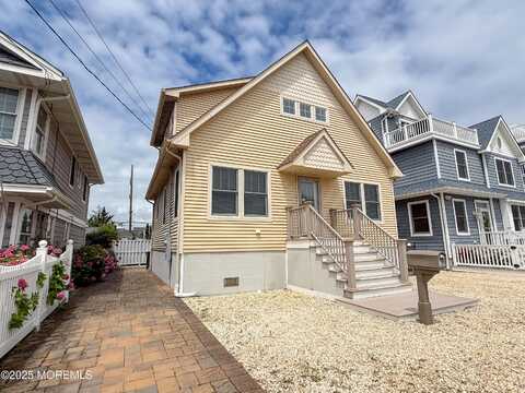 7 Nichols Avenue, Ortley Beach, NJ 08751