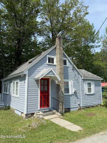 8 Brook Ln, Becket, MA 01223