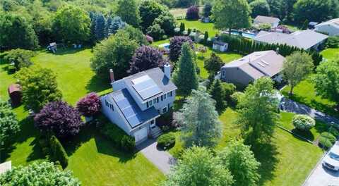 92 Donna Drive, Baiting Hollow, NY 11933