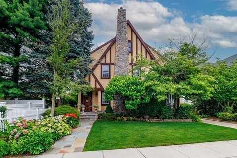 11 Loel Court, Rockville Centre, NY 11570