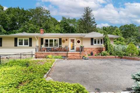 31 Remsen Road, Wading River, NY 11792
