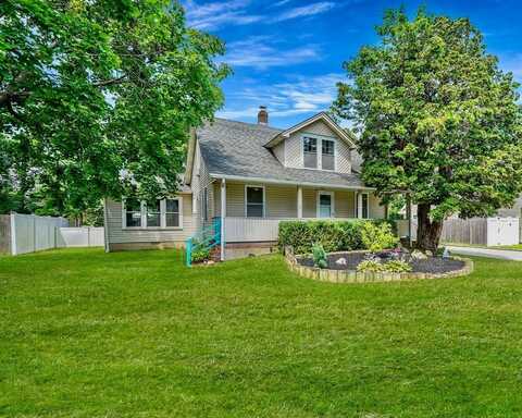 41 Oak Street, Islip, NY 11751