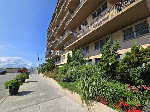 25 Neptune Boulevard, Long Beach, NY 11561