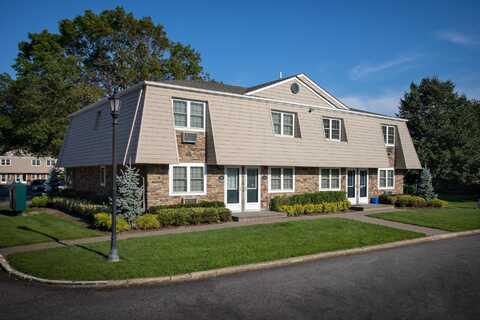 706 Imperial Way, Bayport, NY 11705
