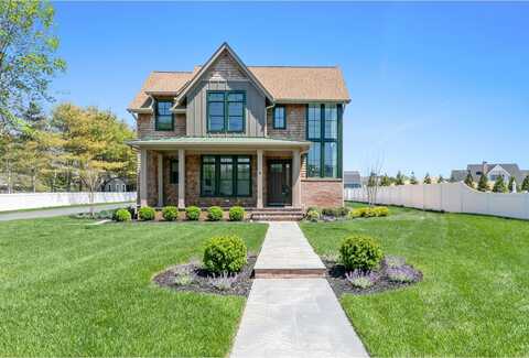 17 Happy Lane, Westhampton Beach, NY 11978