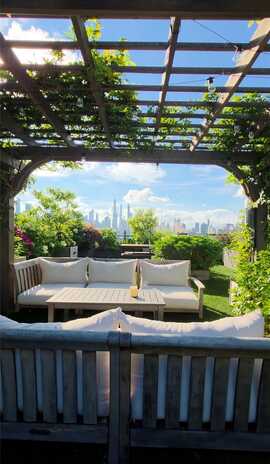 4260 Crescent Street, Long Island City, NY 11101