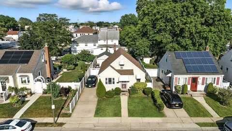 26 Fieldmere Street, Elmont, NY 11003