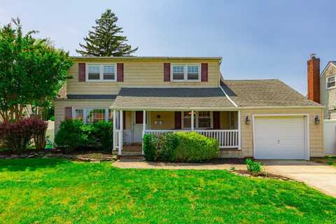 30 Jean Drive, North Babylon, NY 11703
