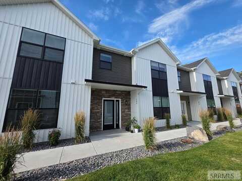 289 Hummingbird Way, Sugar City, ID 83448