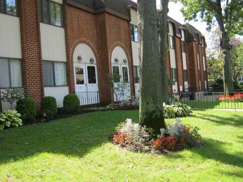 649 Chestnut Street, Cedarhurst, NY 11516