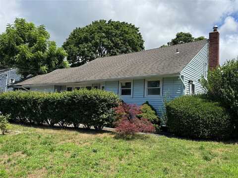 33 Princeton Street, Bay Shore, NY 11706