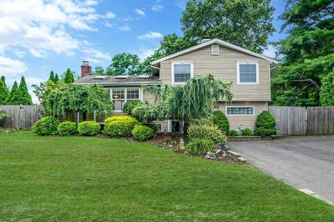1902 Phillips Drive, Medford, NY 11763