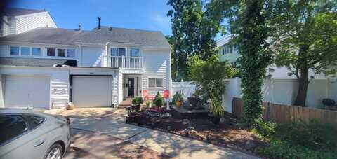 30 Chestnut Circle, Staten Island, NY 10312