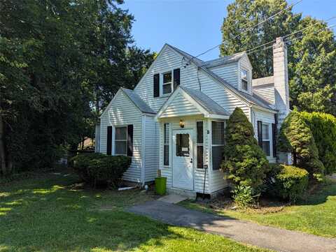 9 Kinderhook Drive, Poughkeepsie, NY 12603