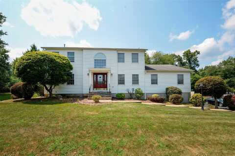 47 Red Schoolhouse Road, Chestnut Ridge, NY 10977