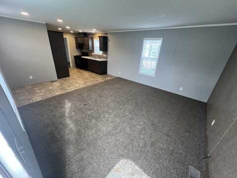 1306 Paree St, Newport, MI 48166