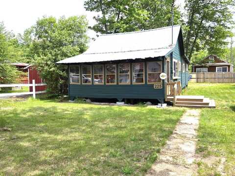 225 Main Street, Roxbury, ME 04275